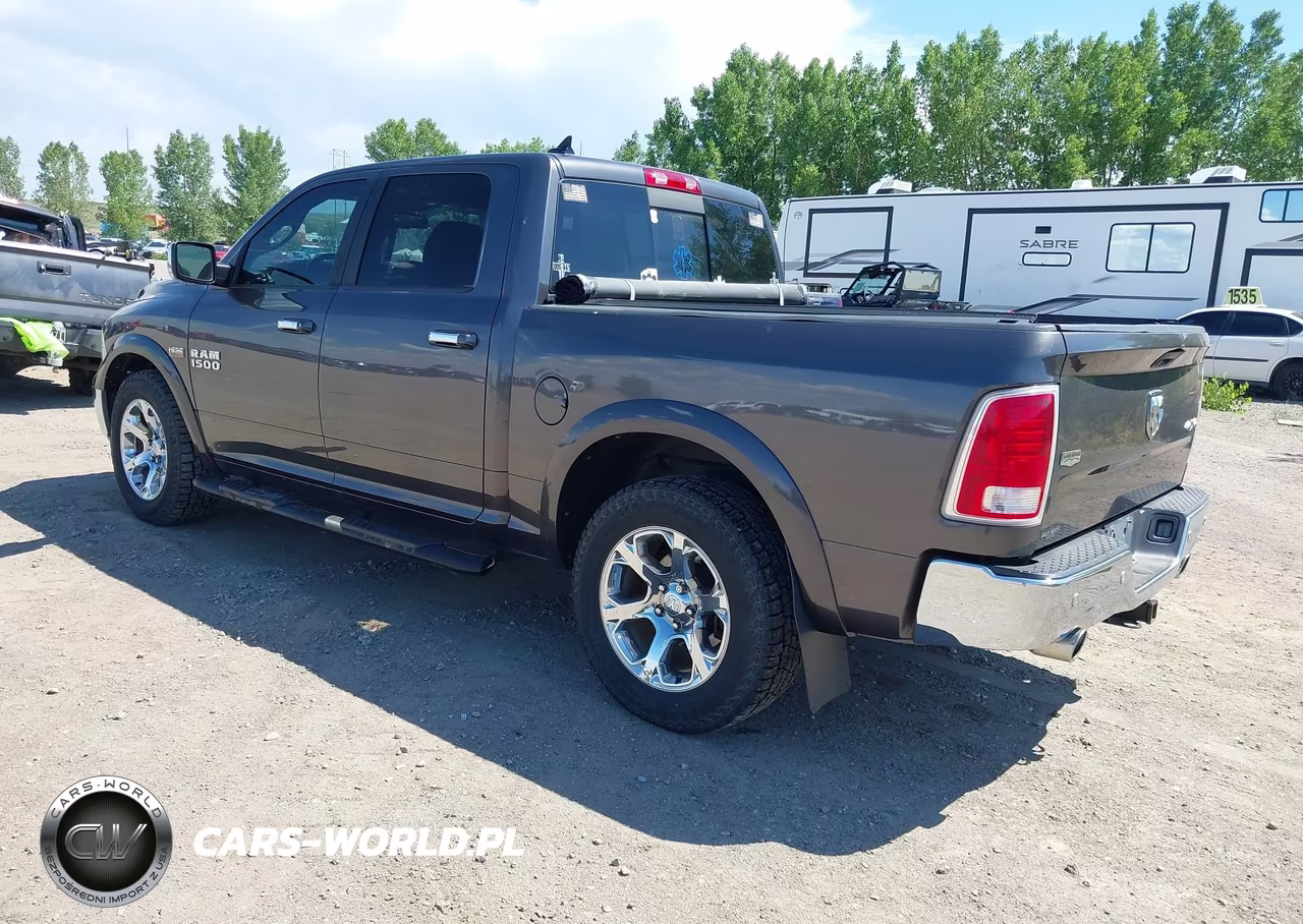 2015 Ram 1500 Laramie VIN:1C6RR7NT1FS643857 - 3
