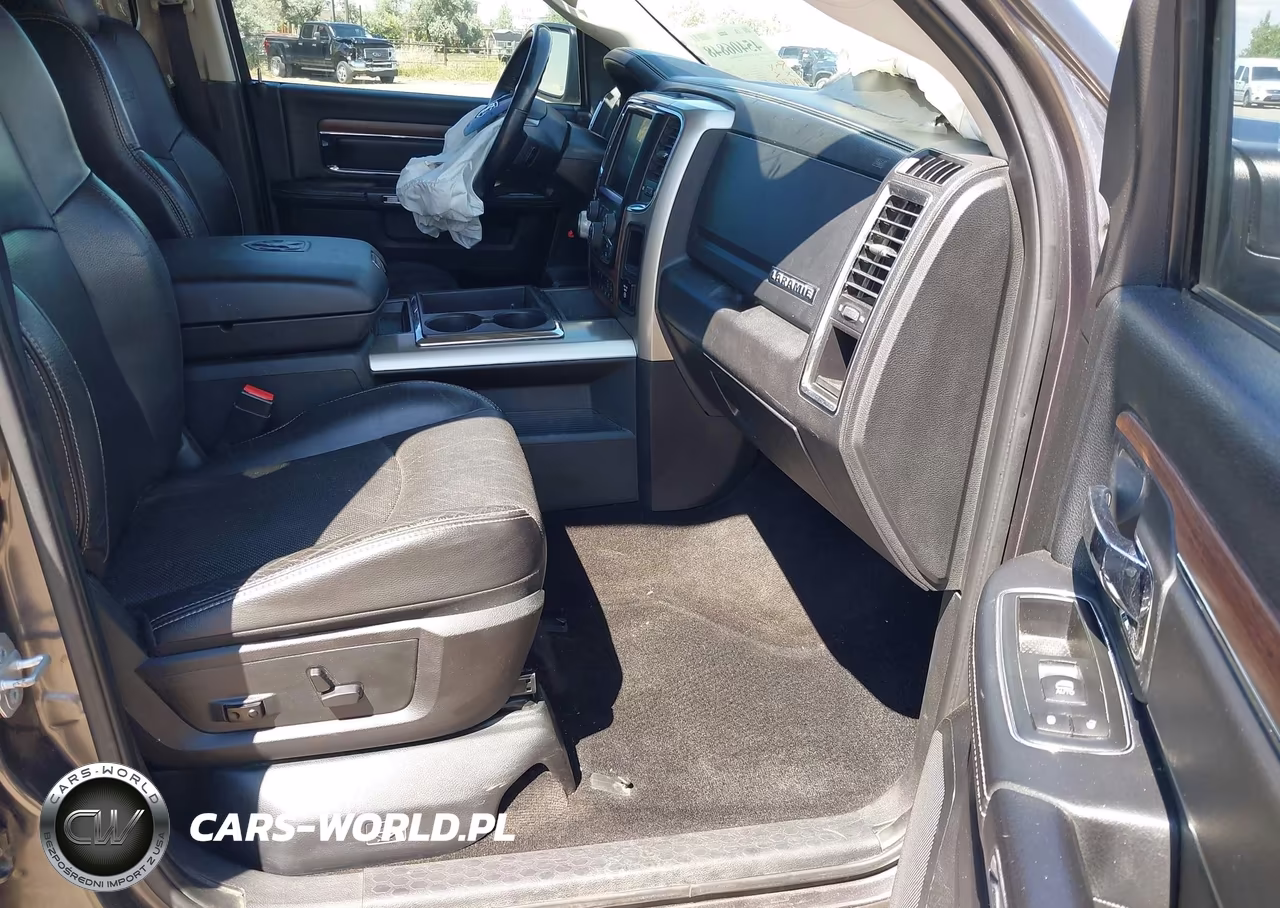 2015 Ram 1500 Laramie VIN:1C6RR7NT1FS643857 - 5
