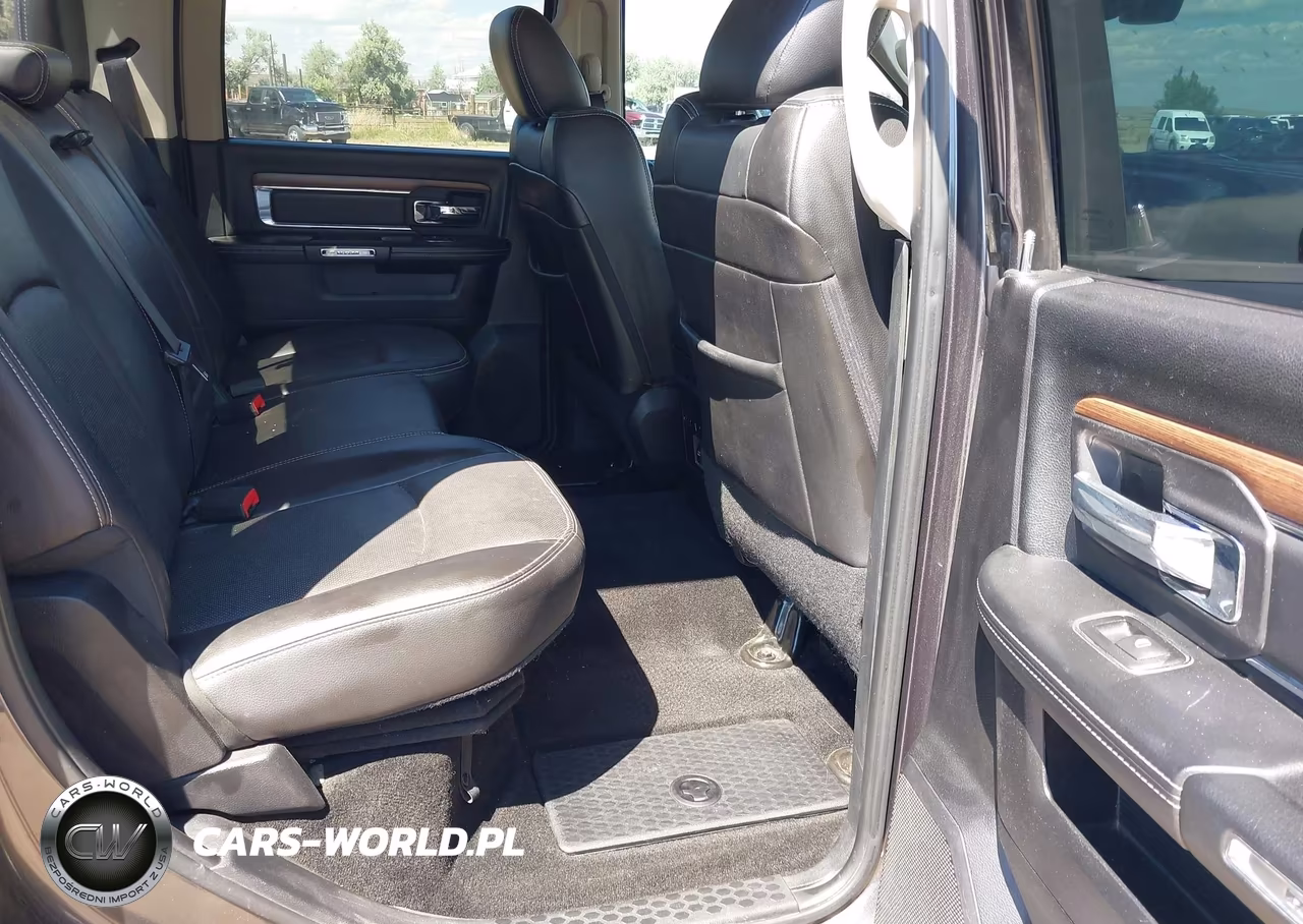 2015 Ram 1500 Laramie VIN:1C6RR7NT1FS643857 - 8