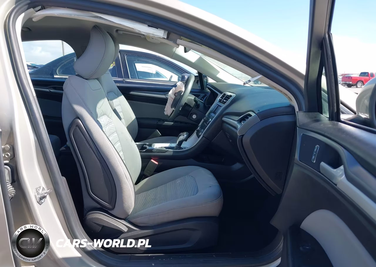 2016 Ford Fusion S VIN:3FA6P0G74GR206253 - 5