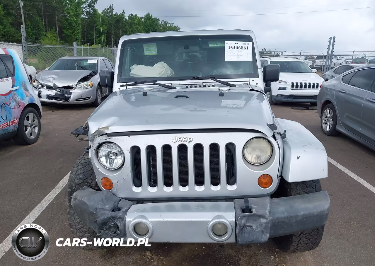 2008 Jeep Wrangler Unlimited Sahara VIN:1J4GA59158L520641 - 12