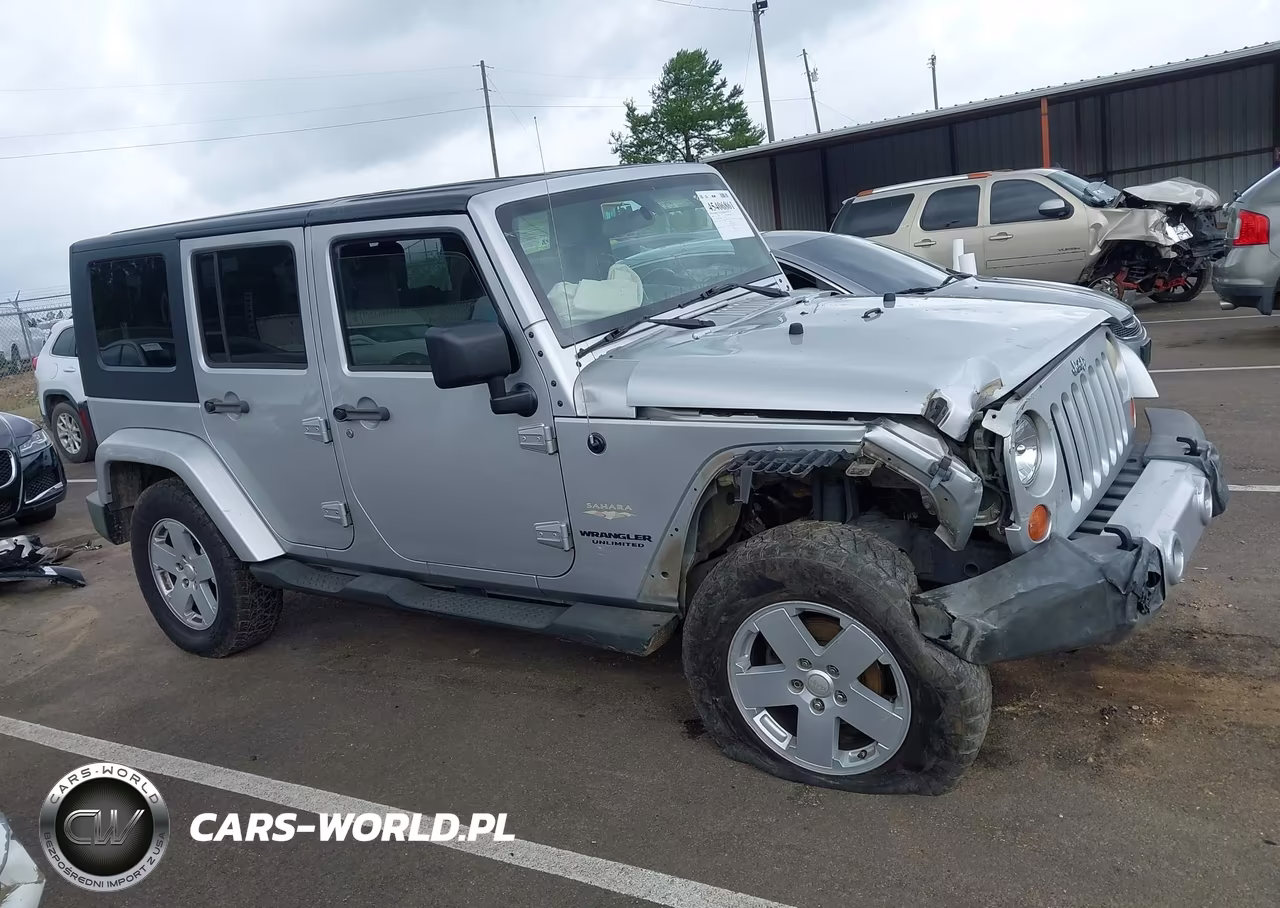 2008 Jeep Wrangler Unlimited Sahara VIN:1J4GA59158L520641 - 13