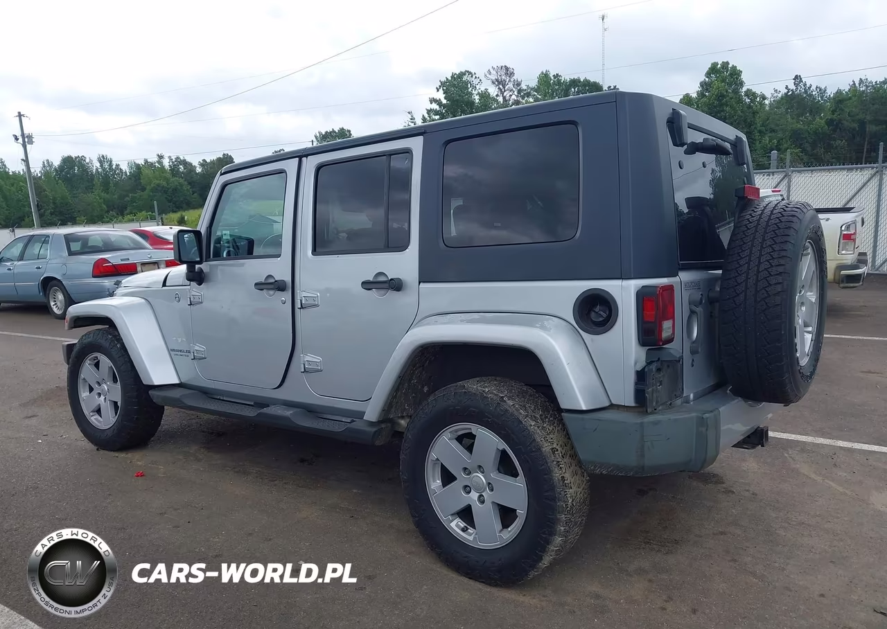 2008 Jeep Wrangler Unlimited Sahara VIN:1J4GA59158L520641 - 14