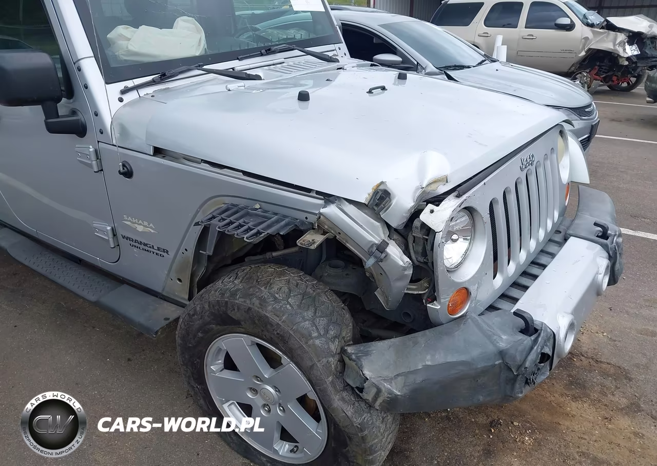 2008 Jeep Wrangler Unlimited Sahara VIN:1J4GA59158L520641 - 6