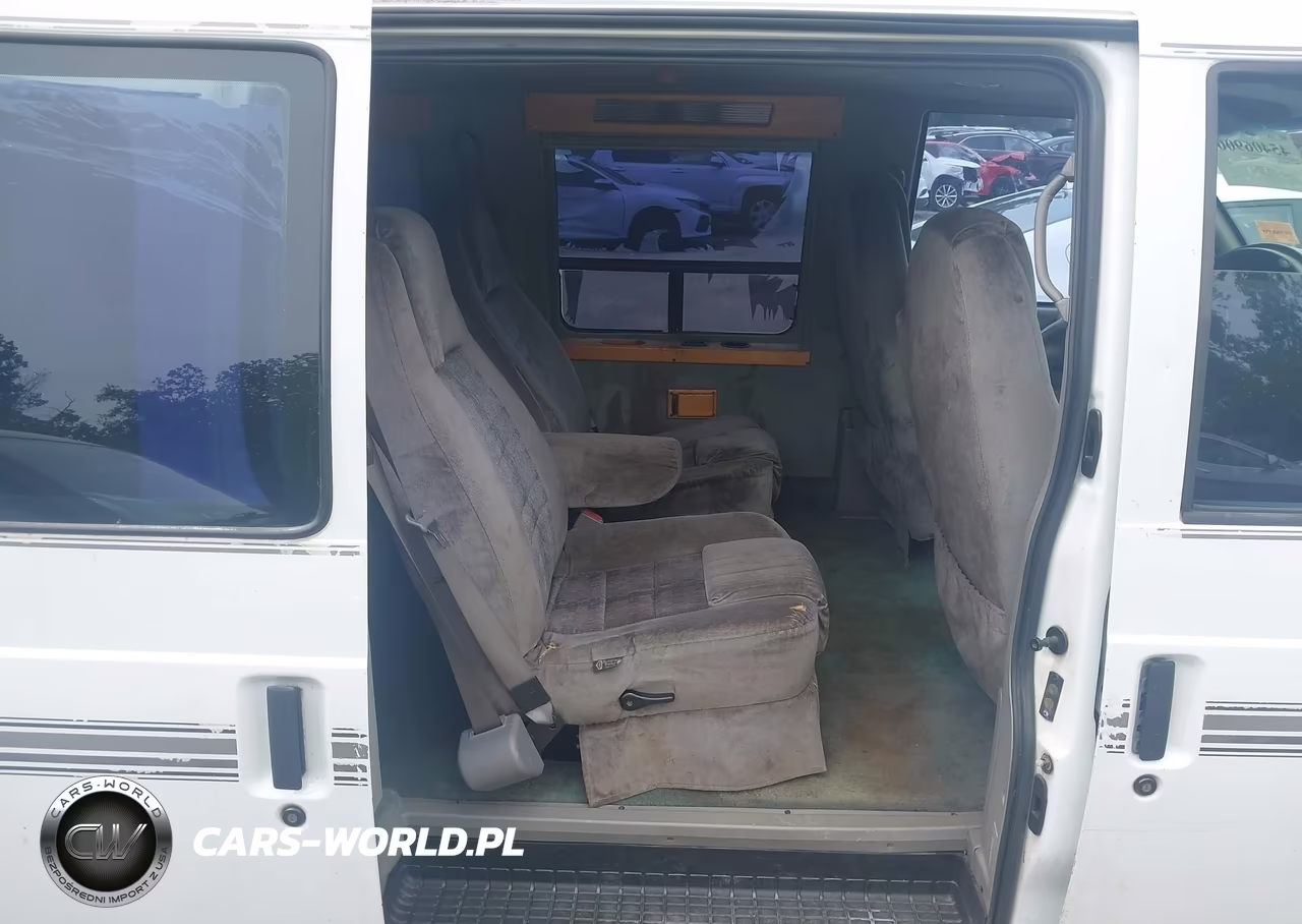2000 Chevrolet Astro Upfitter Pkg. VIN:1GBDM19W8YB150042 - 8