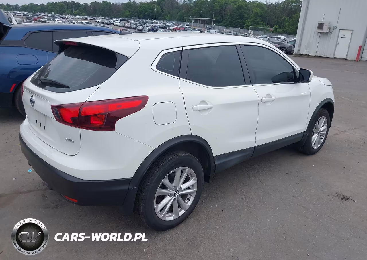 2019 Nissan Rogue Sport S VIN:JN1BJ1CR1KW352593 - 4