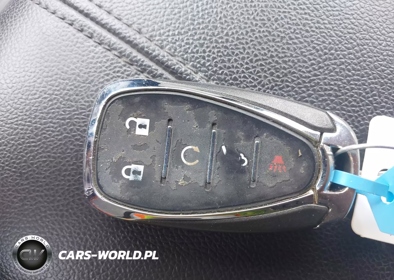 2018 Chevrolet Equinox Premier VIN:2GNAXVEV2J6305663 - 11