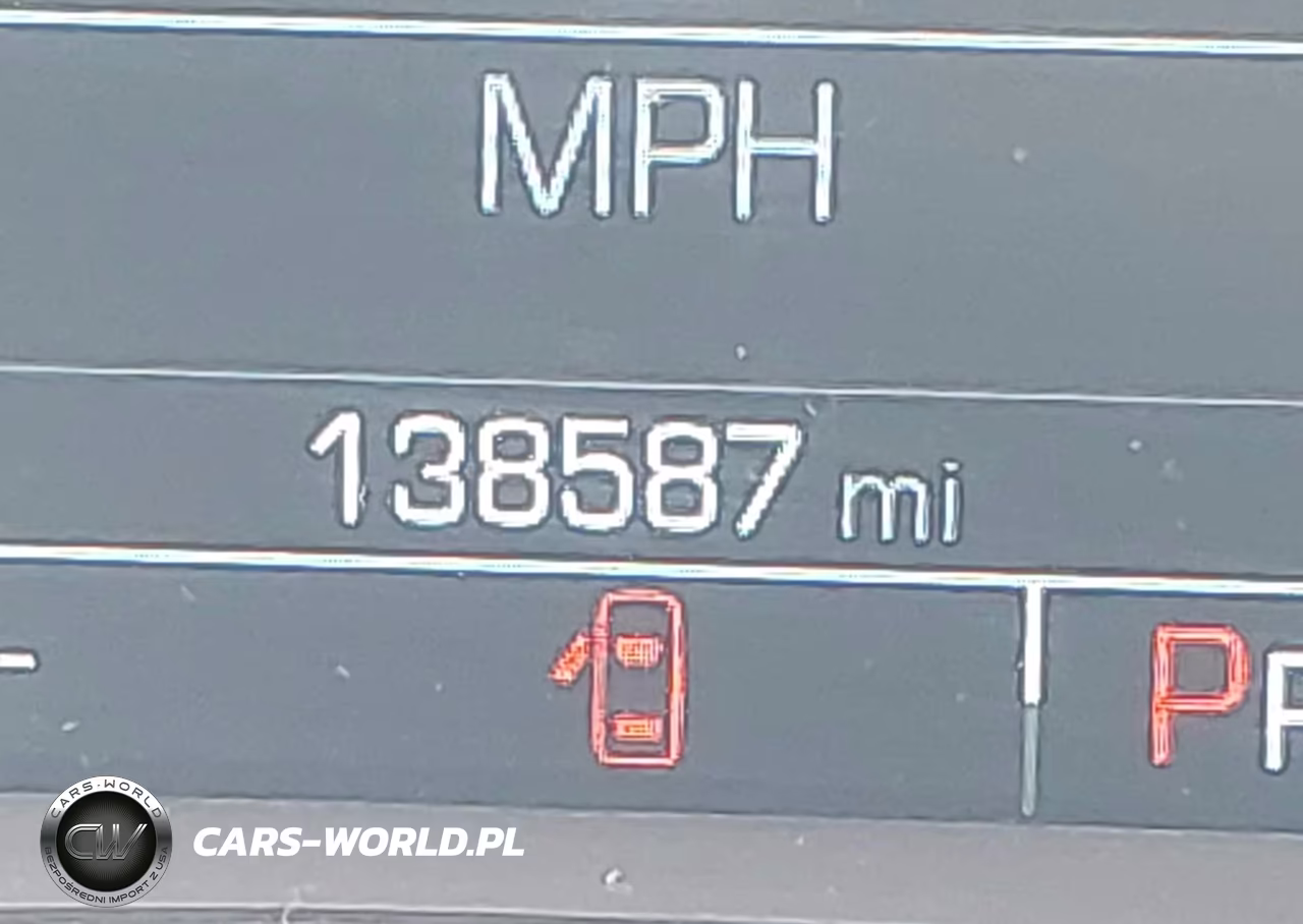 2018 Chevrolet Equinox Premier VIN:2GNAXVEV2J6305663 - 16