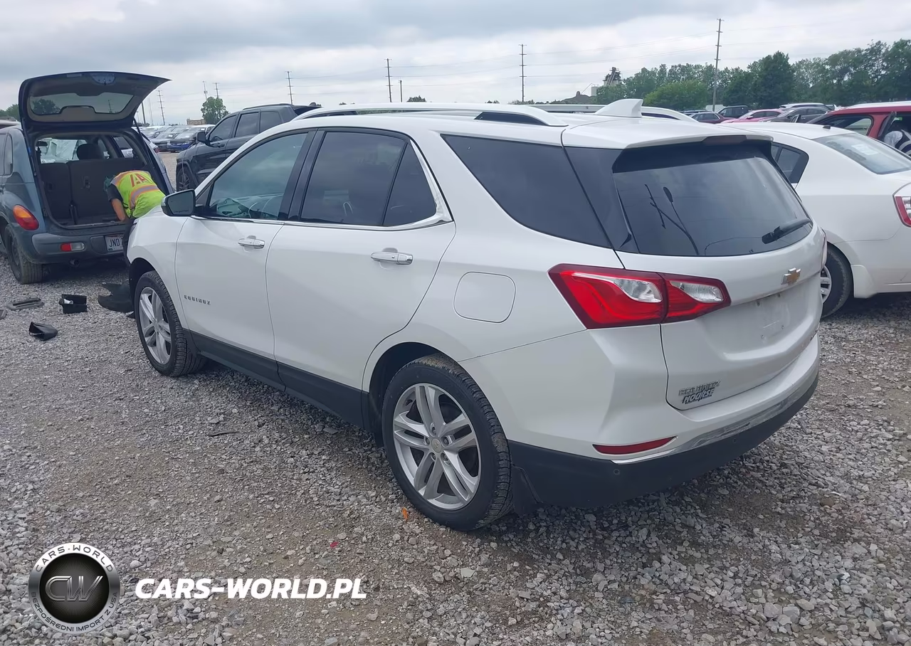 2018 Chevrolet Equinox Premier VIN:2GNAXVEV2J6305663 - 3