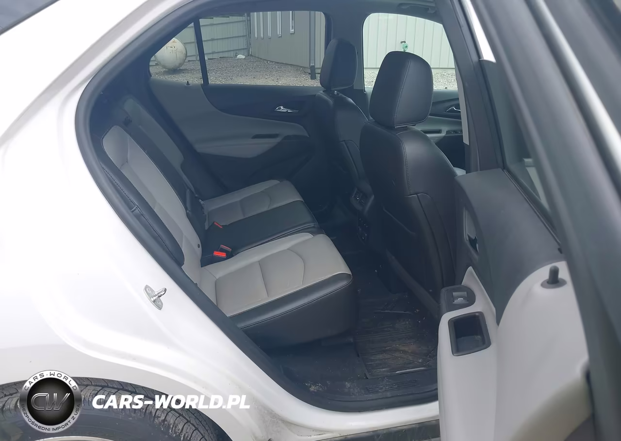 2018 Chevrolet Equinox Premier VIN:2GNAXVEV2J6305663 - 8