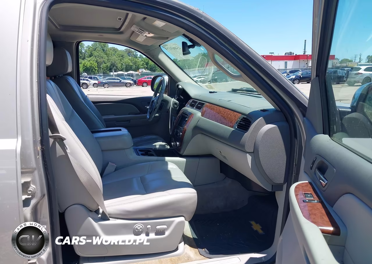 2007 Chevrolet Suburban 1500 Ltz VIN:1GNFK16397J153953 - 5