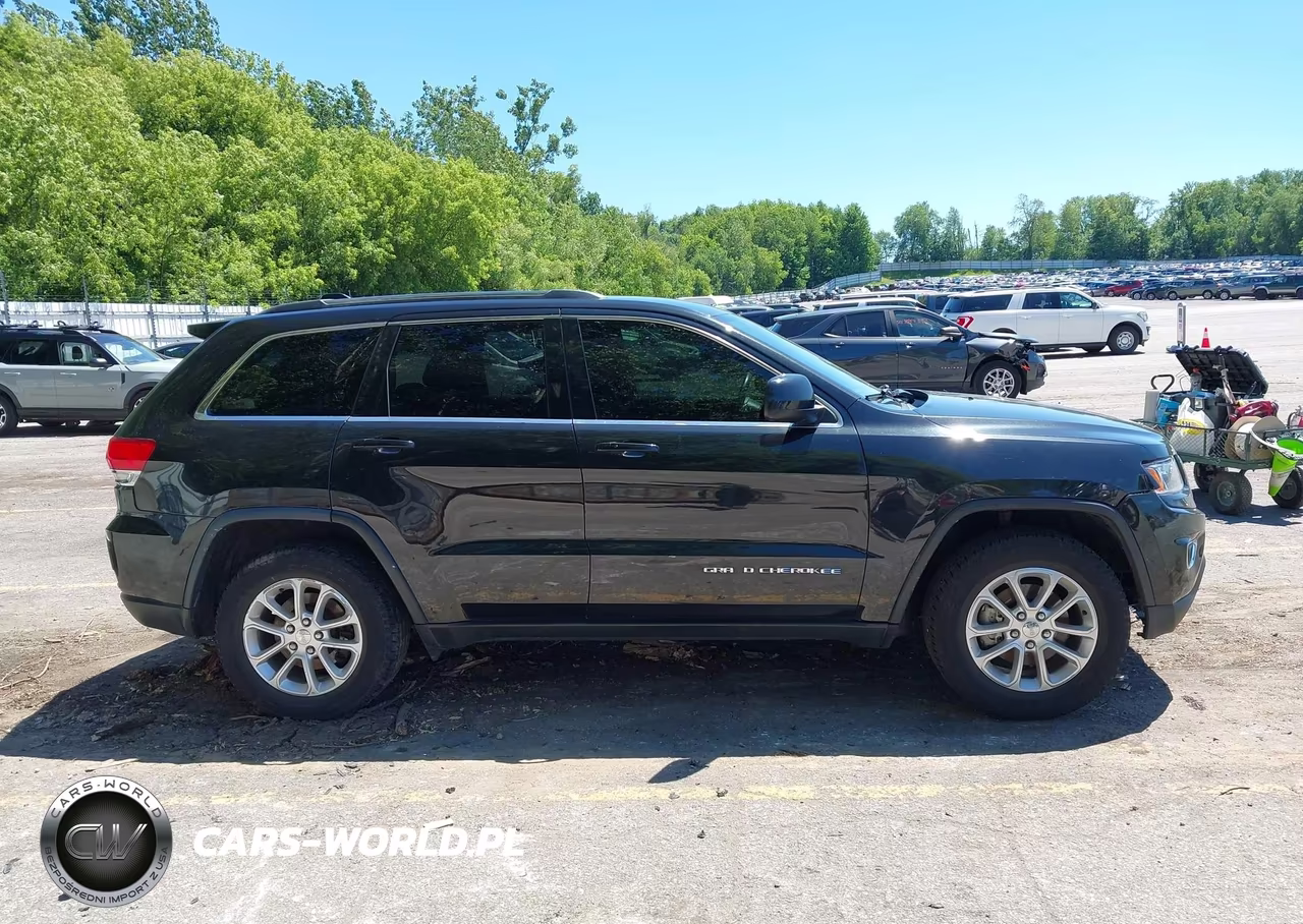 2015 Jeep Grand Cherokee Laredo VIN:1C4RJFAG6FC675622 - 13