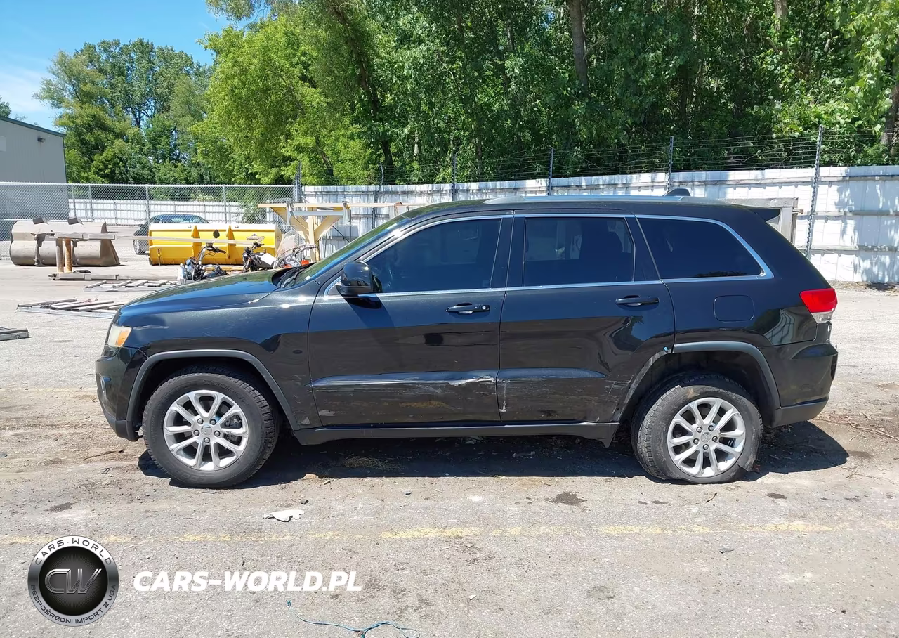 2015 Jeep Grand Cherokee Laredo VIN:1C4RJFAG6FC675622 - 14