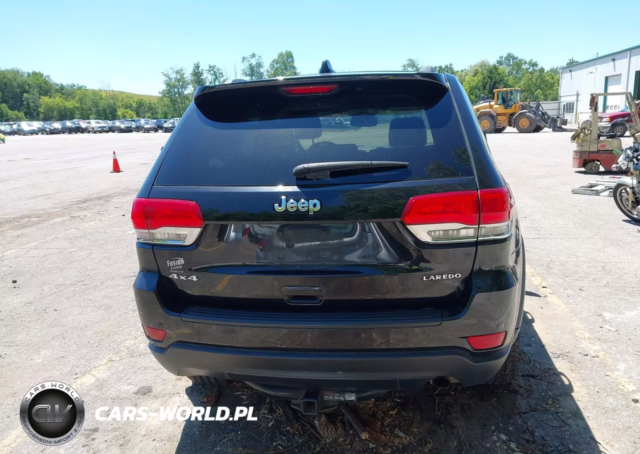 2015 Jeep Grand Cherokee Laredo VIN:1C4RJFAG6FC675622 - 16
