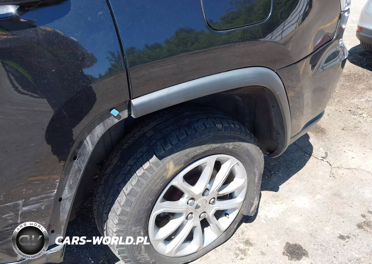 2015 Jeep Grand Cherokee Laredo VIN:1C4RJFAG6FC675622 - 17