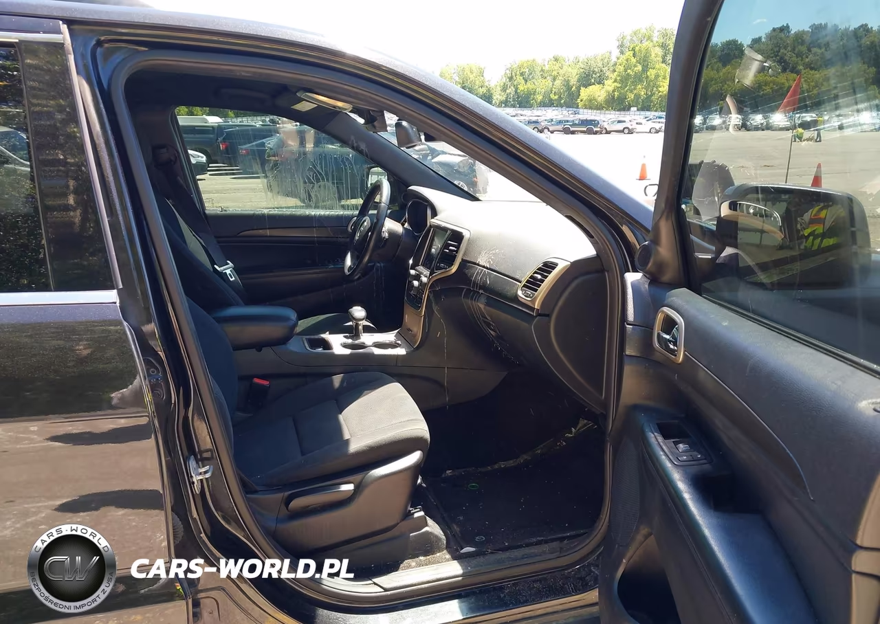 2015 Jeep Grand Cherokee Laredo VIN:1C4RJFAG6FC675622 - 5