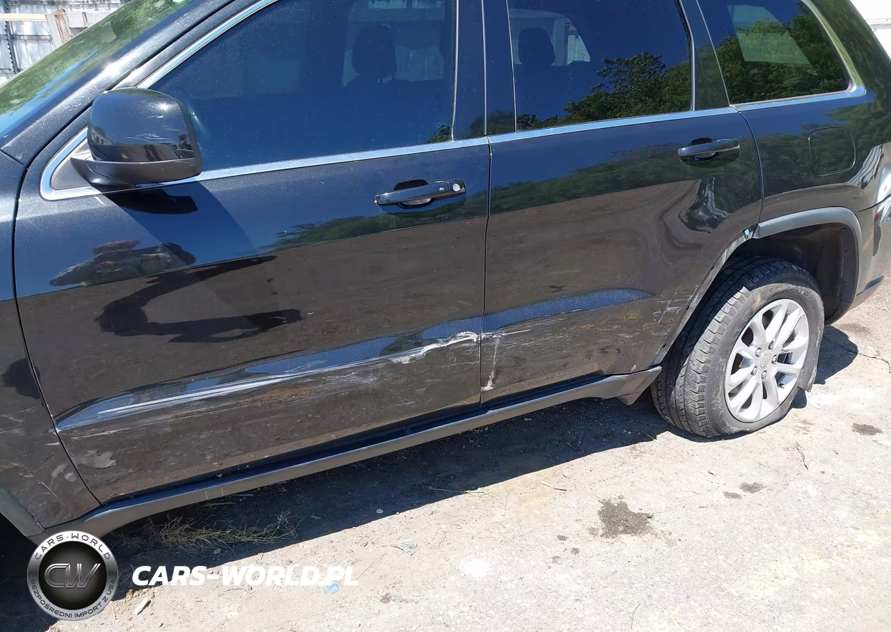 2015 Jeep Grand Cherokee Laredo VIN:1C4RJFAG6FC675622 - 6