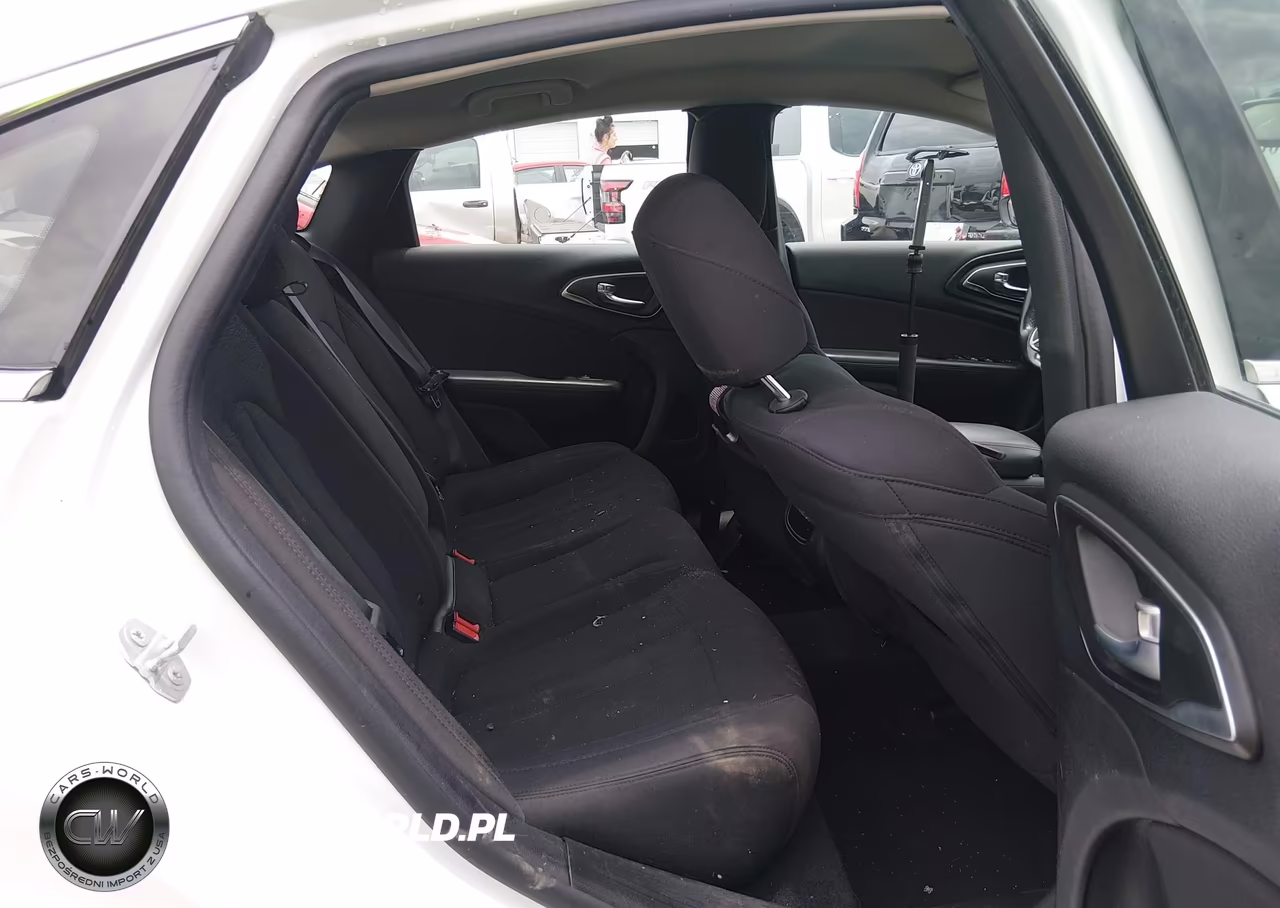 2015 Chrysler 200 Limited VIN:1C3CCCAB5FN607369 - 8