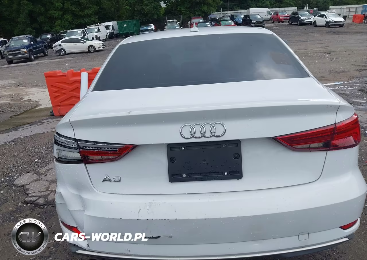 2017 Audi A3 2.0T Premium VIN:WAUAUGFF8H1033795 - 16