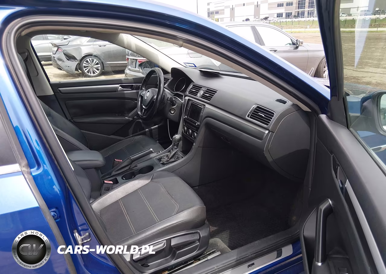2017 Volkswagen Passat 1.8T R-Line VIN:1VWDT7A39HC006820 - 5