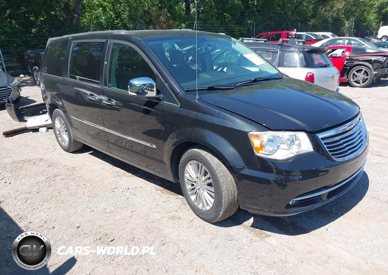 2015 Chrysler Town & Country Touring-L – zdjęcie 1 z 17
