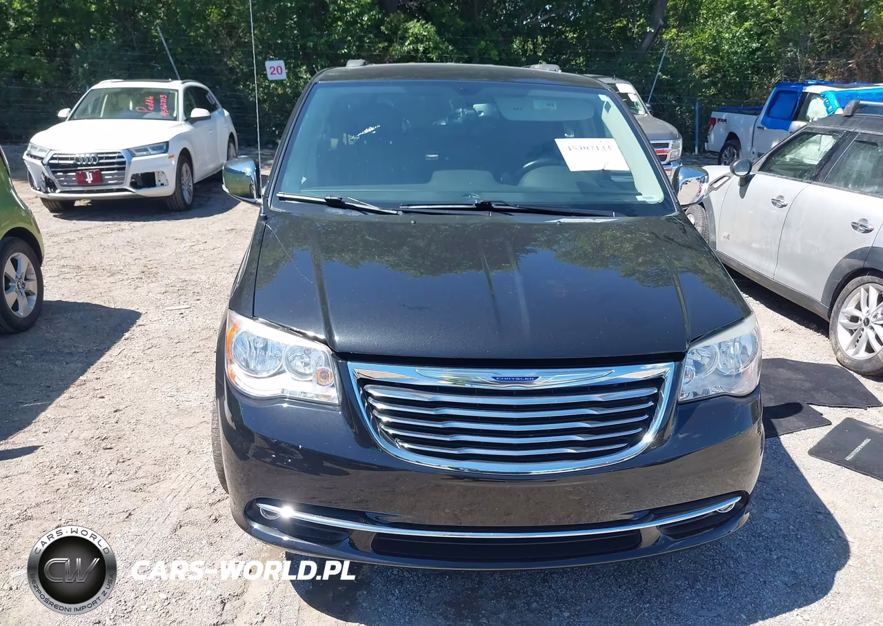 2015 Chrysler Town & Country Touring-L VIN:2C4RC1CG6FR525544 - 13