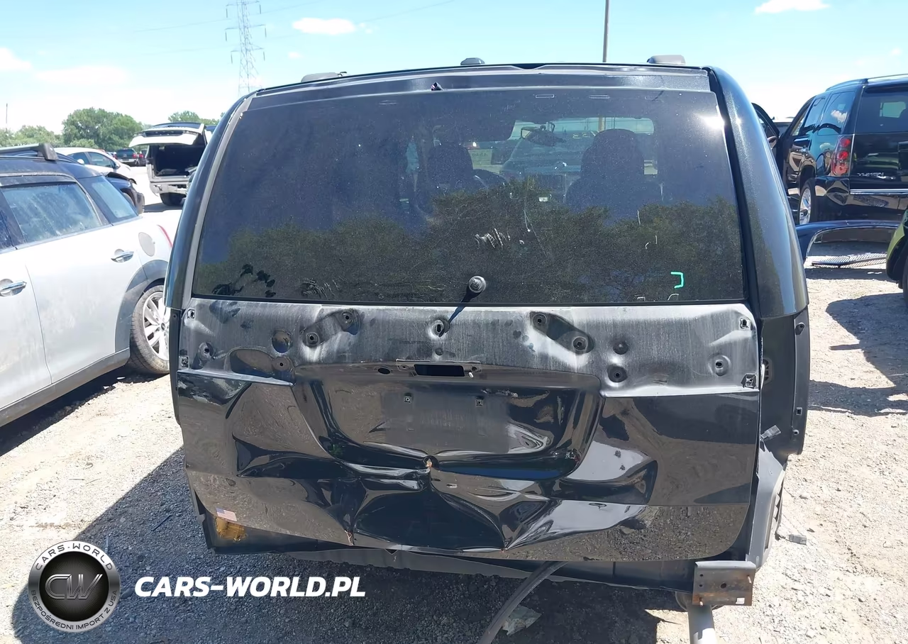 2015 Chrysler Town & Country Touring-L VIN:2C4RC1CG6FR525544 - 17