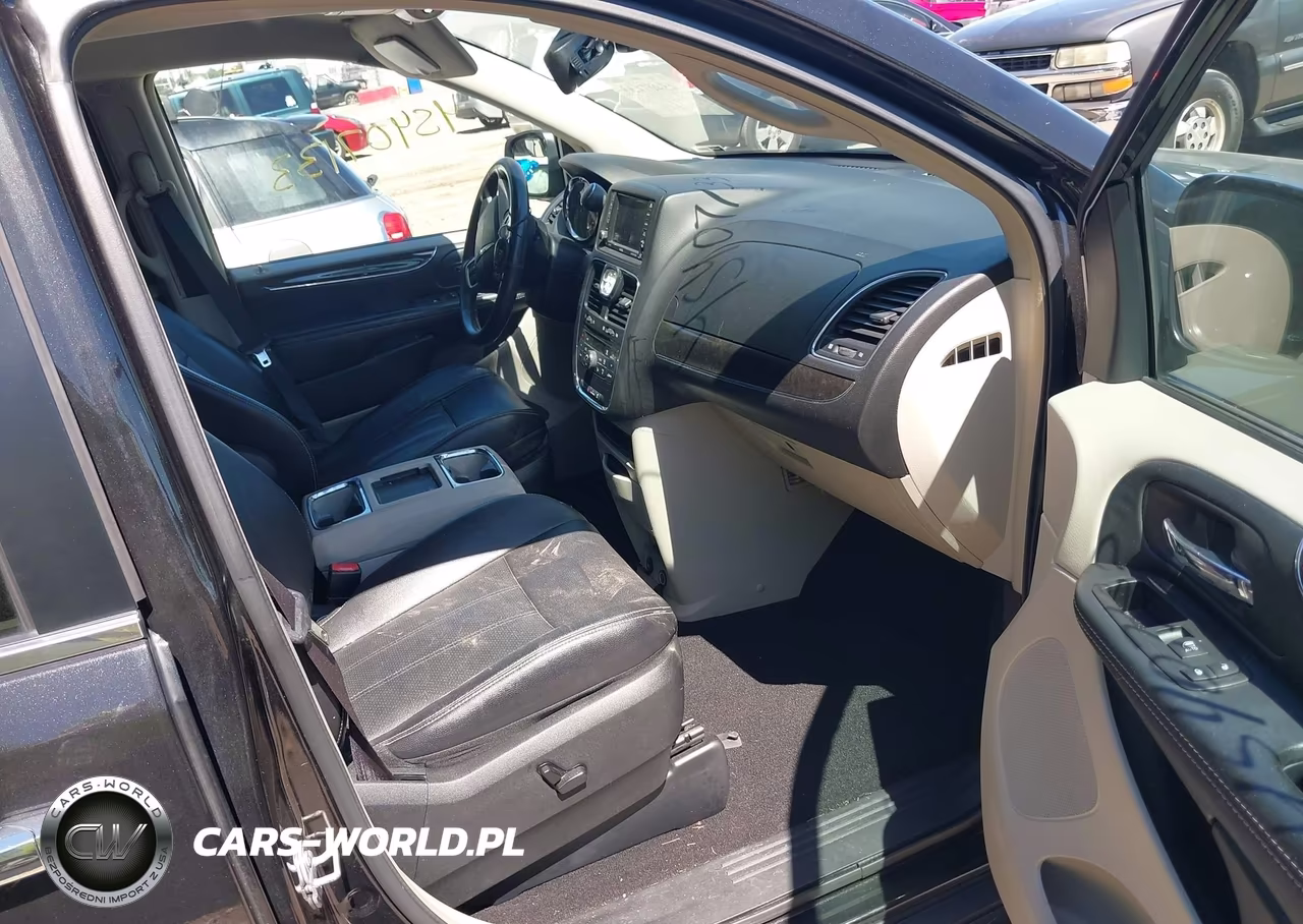 2015 Chrysler Town & Country Touring-L VIN:2C4RC1CG6FR525544 - 5