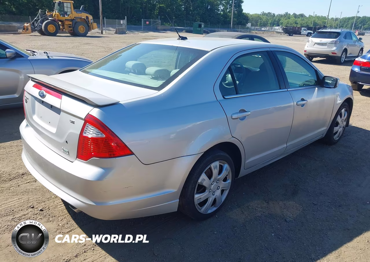 2010 Ford Fusion Se VIN:3FAHP0HG6AR341636 - 4