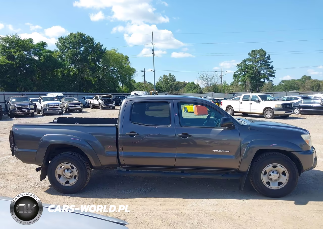2015 Toyota Tacoma Base V6 VIN:5TFMU4FN8FX036163 - 14