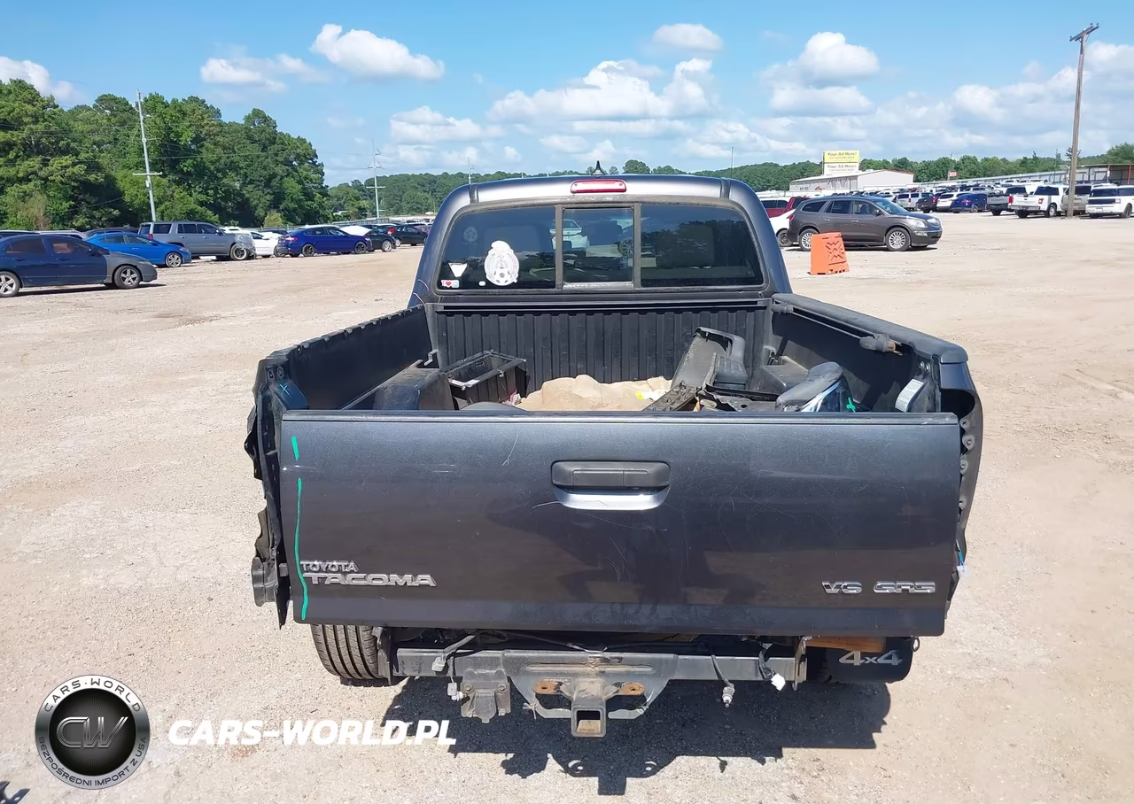 2015 Toyota Tacoma Base V6 VIN:5TFMU4FN8FX036163 - 17