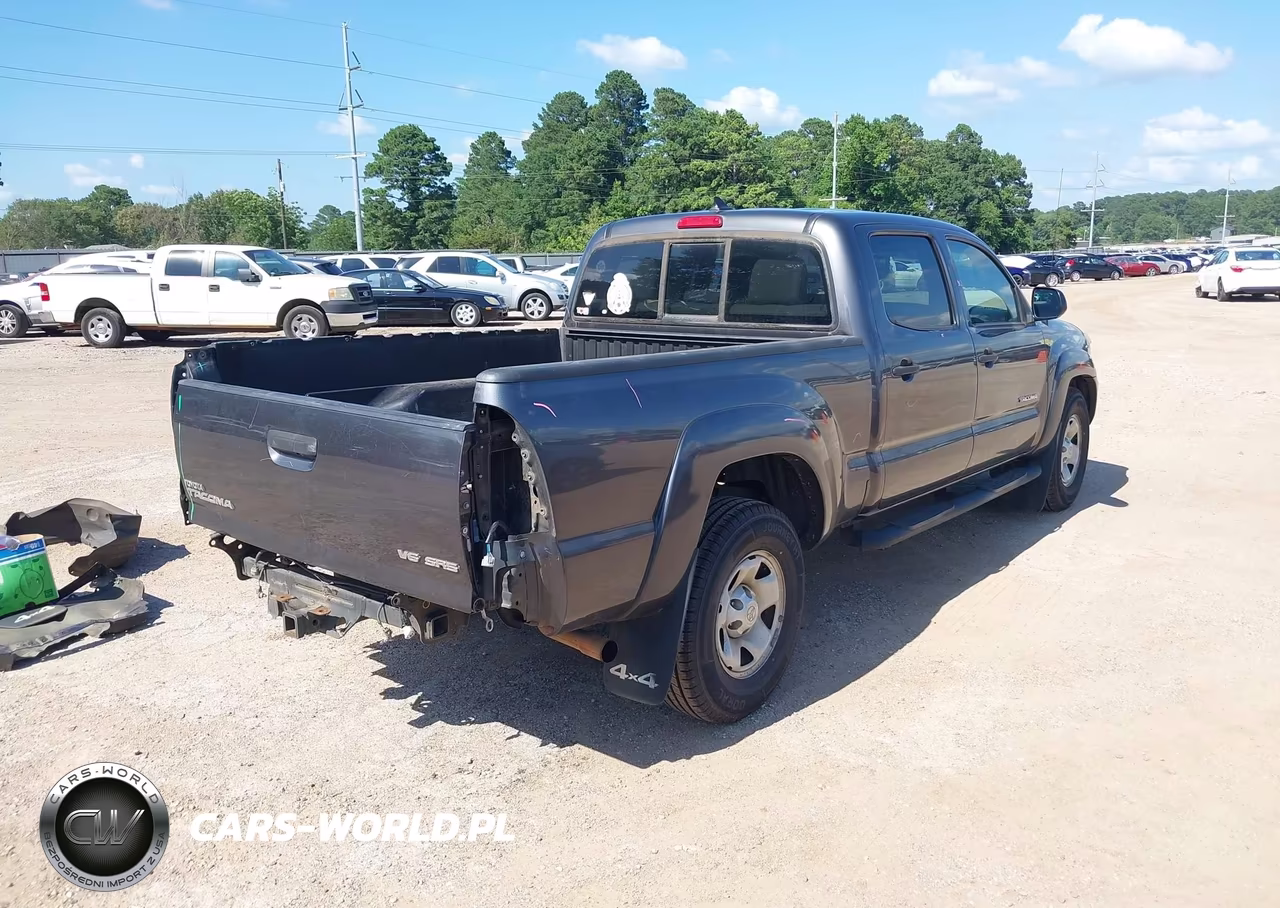 2015 Toyota Tacoma Base V6 VIN:5TFMU4FN8FX036163 - 4