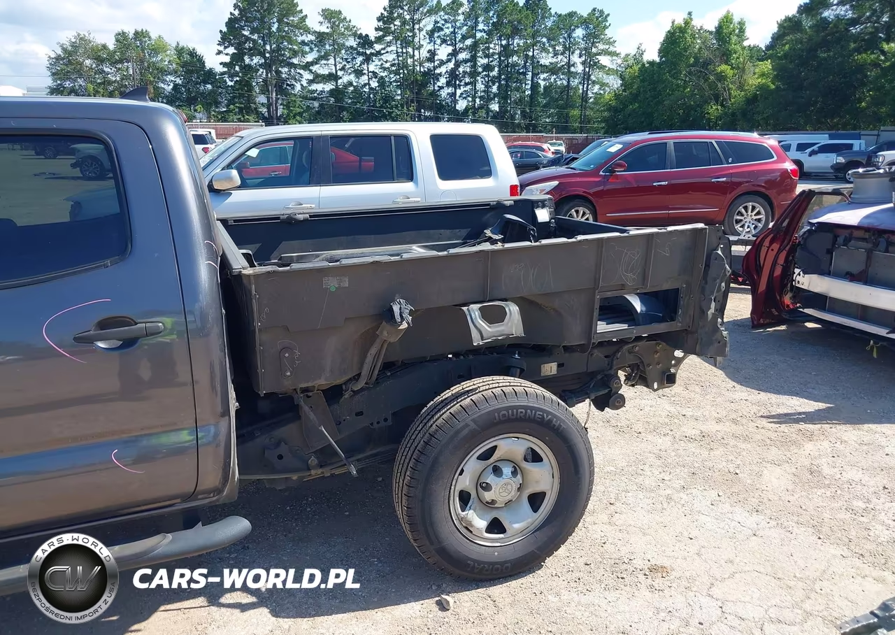 2015 Toyota Tacoma Base V6 VIN:5TFMU4FN8FX036163 - 6