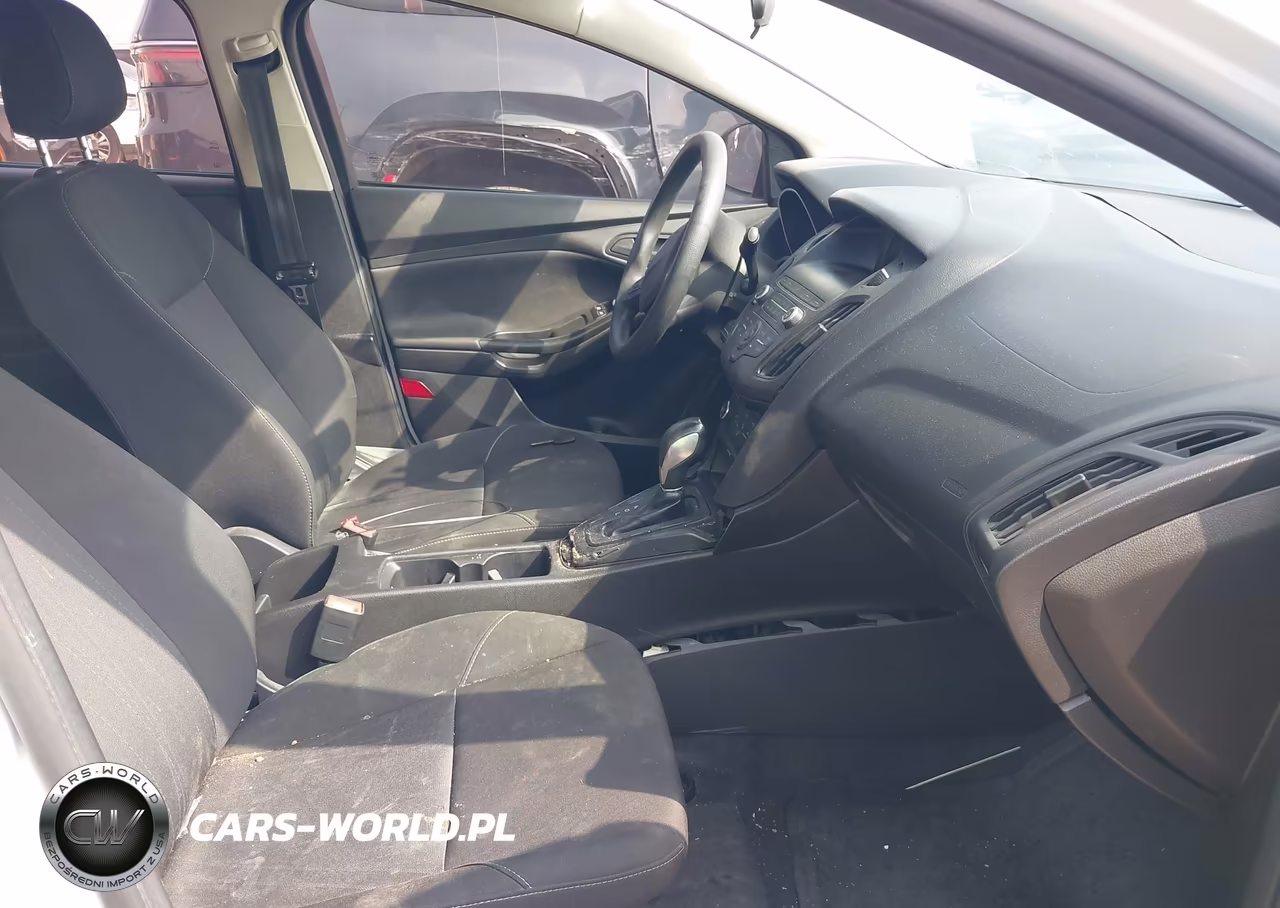 2018 Ford Focus S VIN:1FADP3E27JL240578 - 5