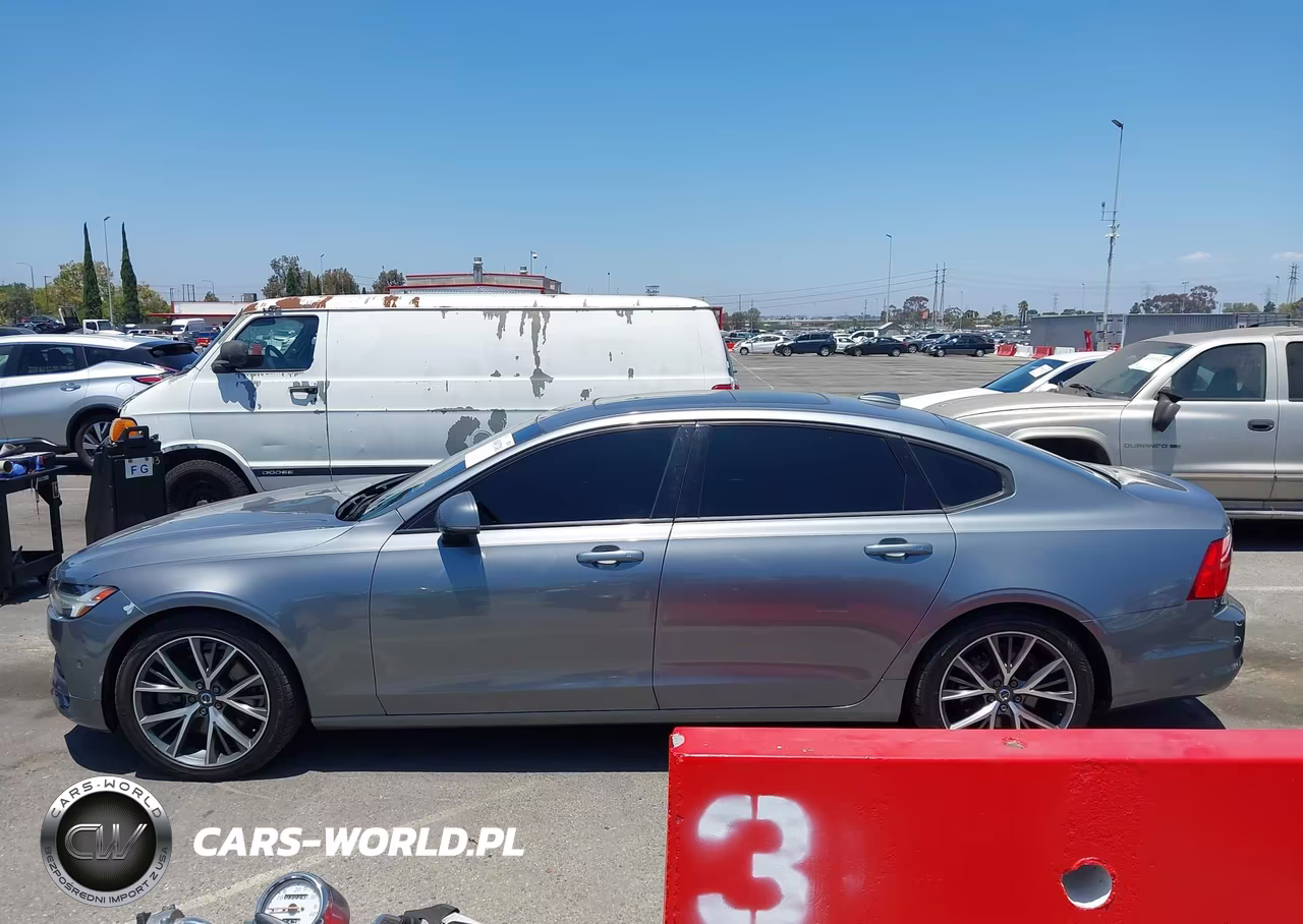 2018 Volvo S90 T6 Momentum VIN:LVY992MK6JP023112 - 14