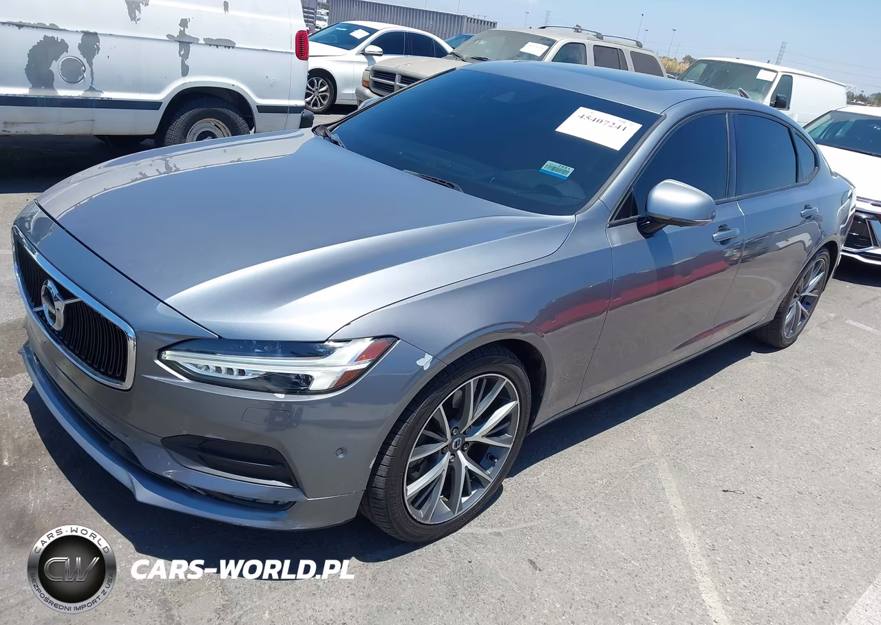 2018 Volvo S90 T6 Momentum VIN:LVY992MK6JP023112 - 2
