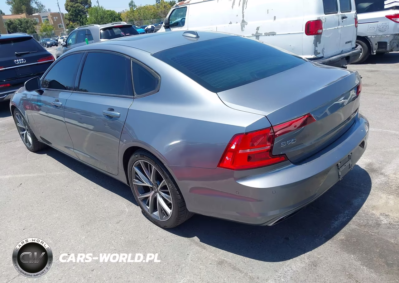 2018 Volvo S90 T6 Momentum VIN:LVY992MK6JP023112 - 3