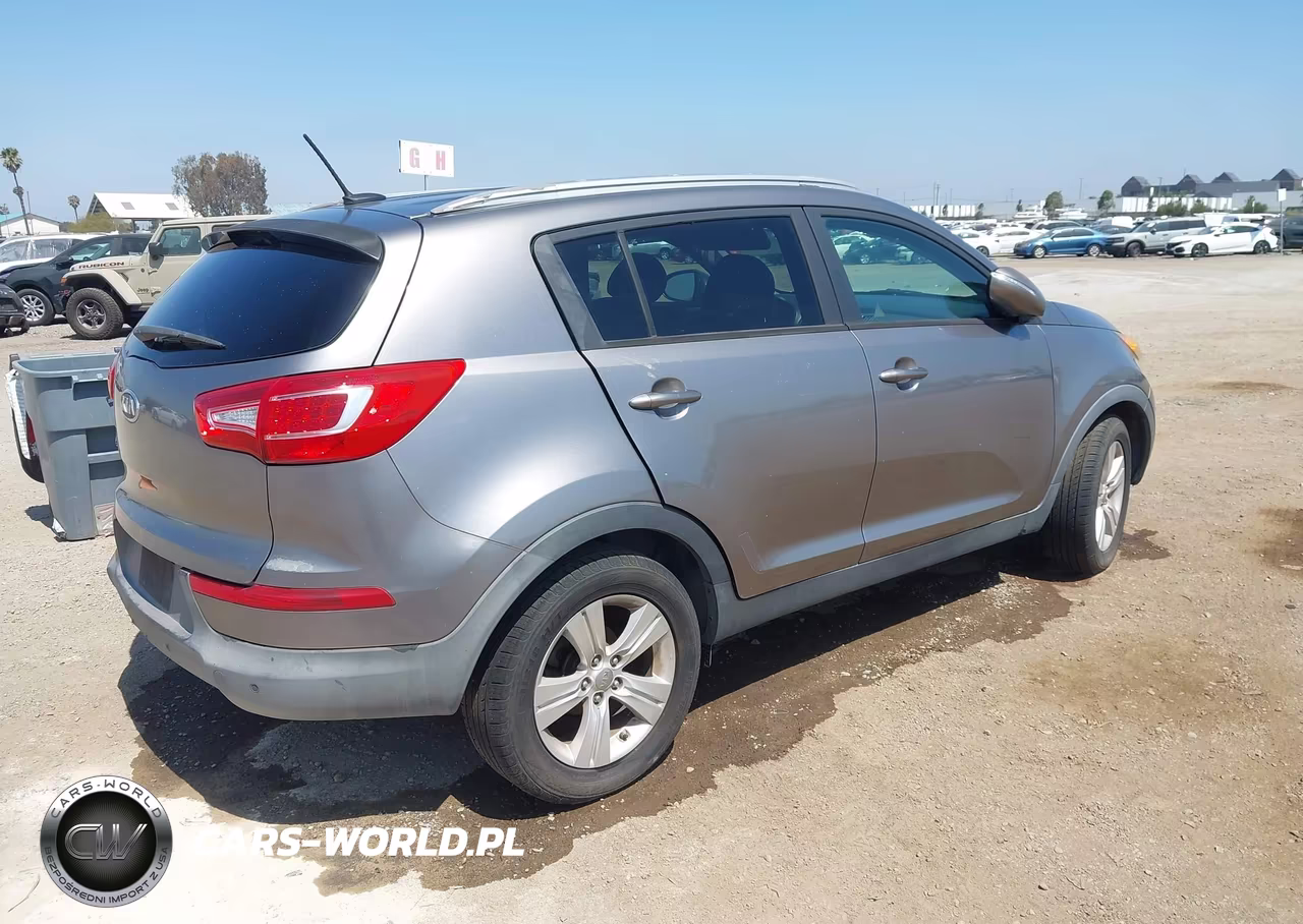 2012 Kia Sportage Lx VIN:KNDPB3A22C7305487 - 4