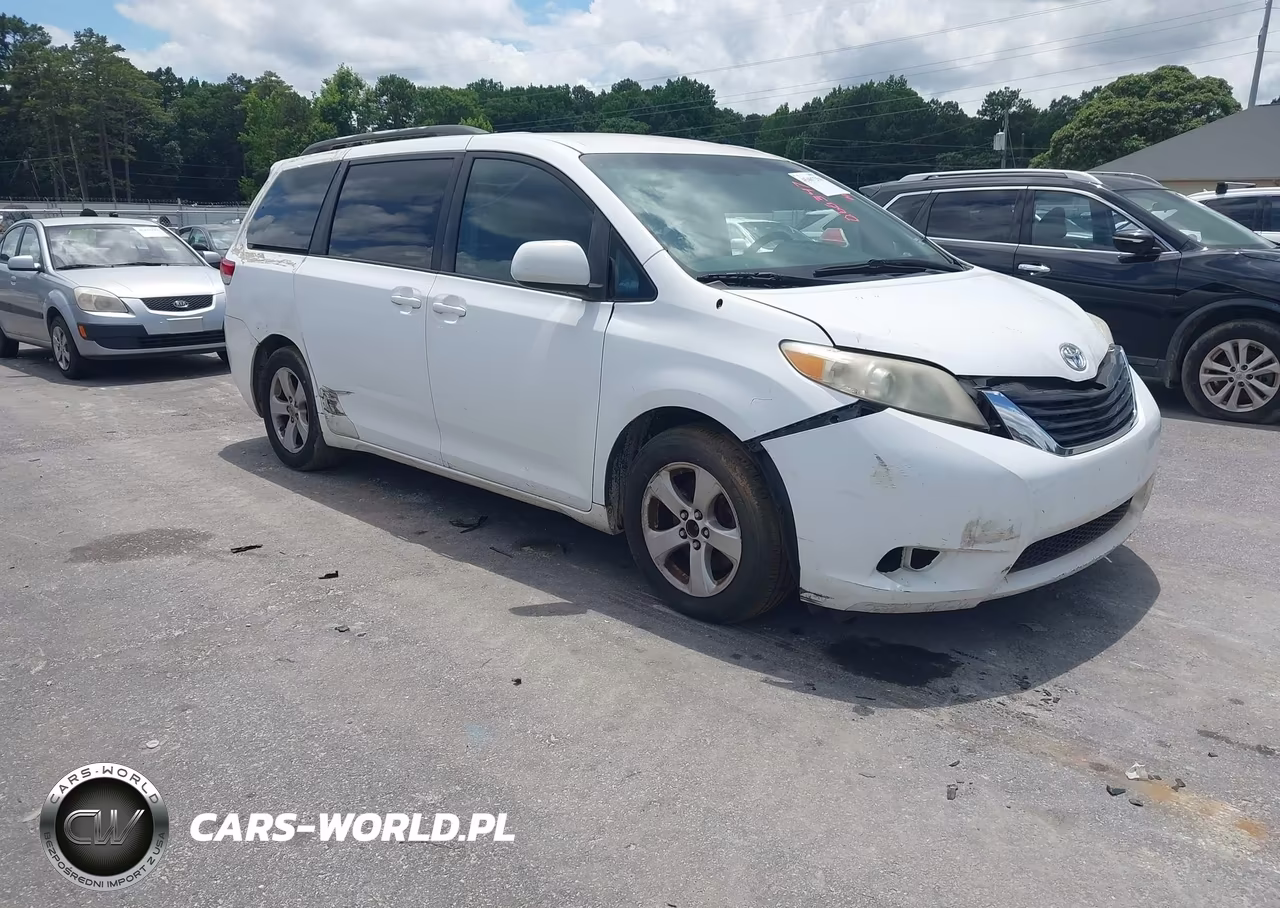 2011 Toyota Sienna Le V6 – zdjęcie 1 z 19