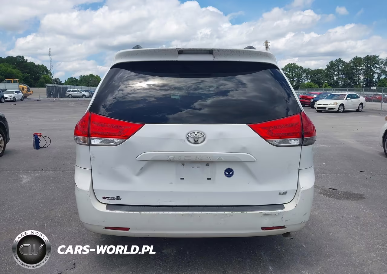 2011 Toyota Sienna Le V6 VIN:5TDKK3DC2BS066347 - 16