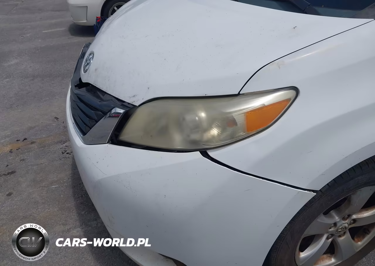 2011 Toyota Sienna Le V6 VIN:5TDKK3DC2BS066347 - 17