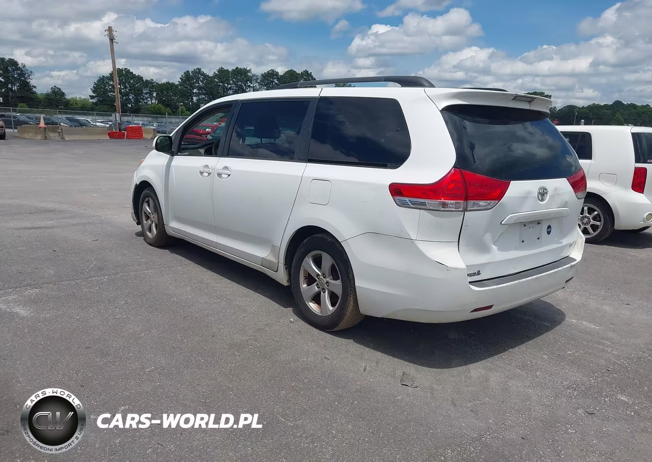 2011 Toyota Sienna Le V6 VIN:5TDKK3DC2BS066347 - 3