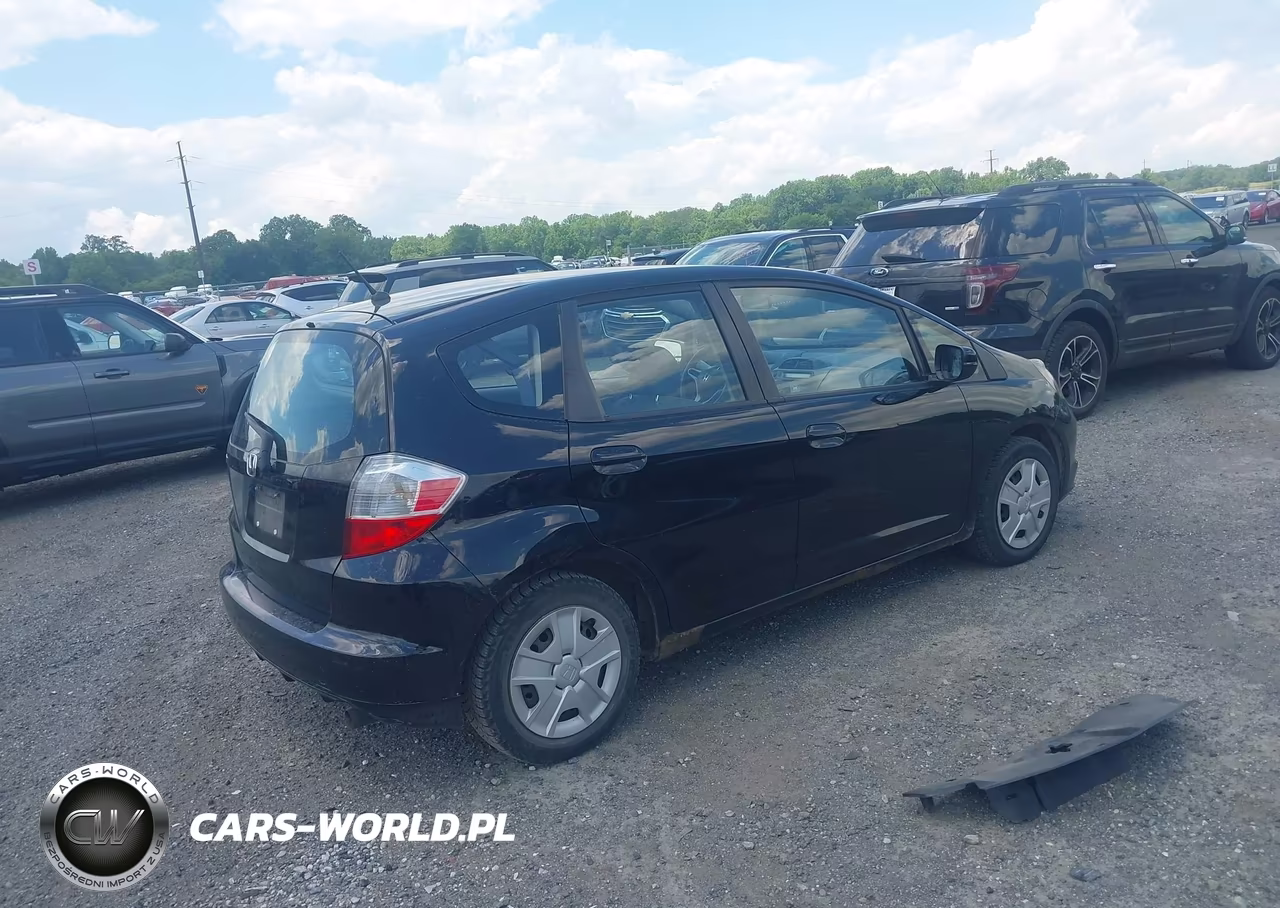 2013 Honda Fit VIN:JHMGE8G38DC012141 - 4