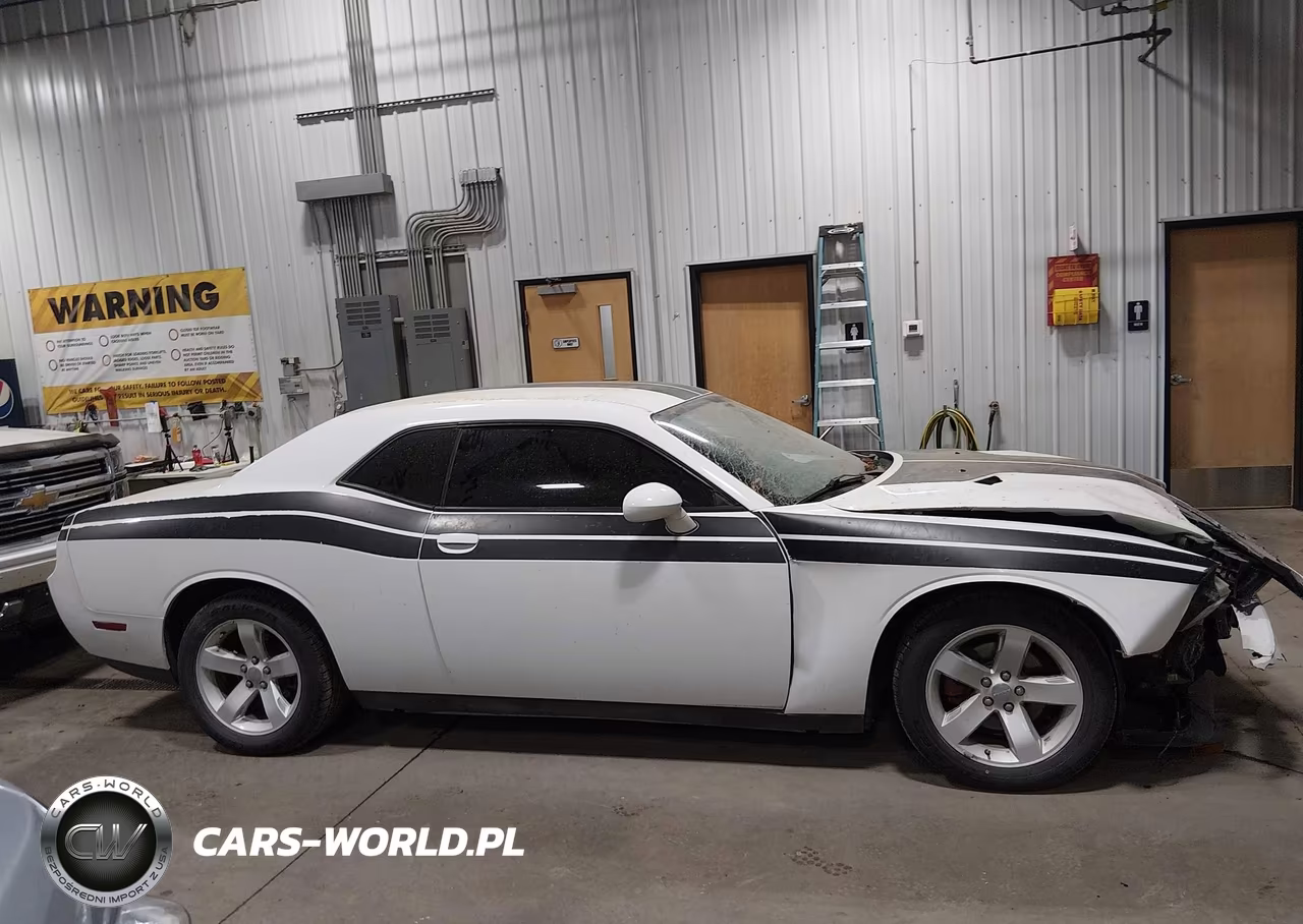2013 Dodge Challenger Sxt VIN:2C3CDYAG1DH648853 - 13