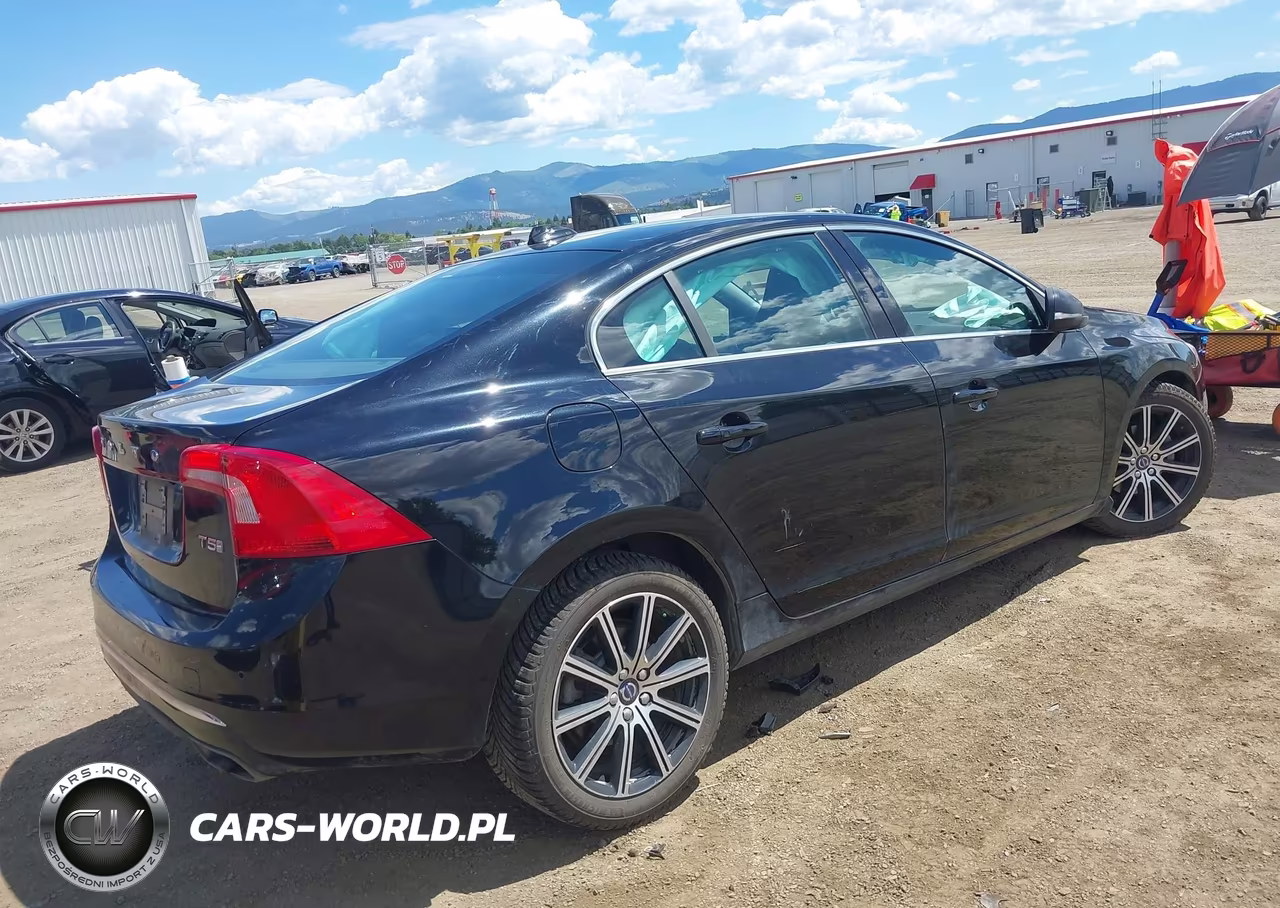 2016 Volvo S60 Inscription T5 Drive-E Premier VIN:LYV402FK3GB092952 - 4