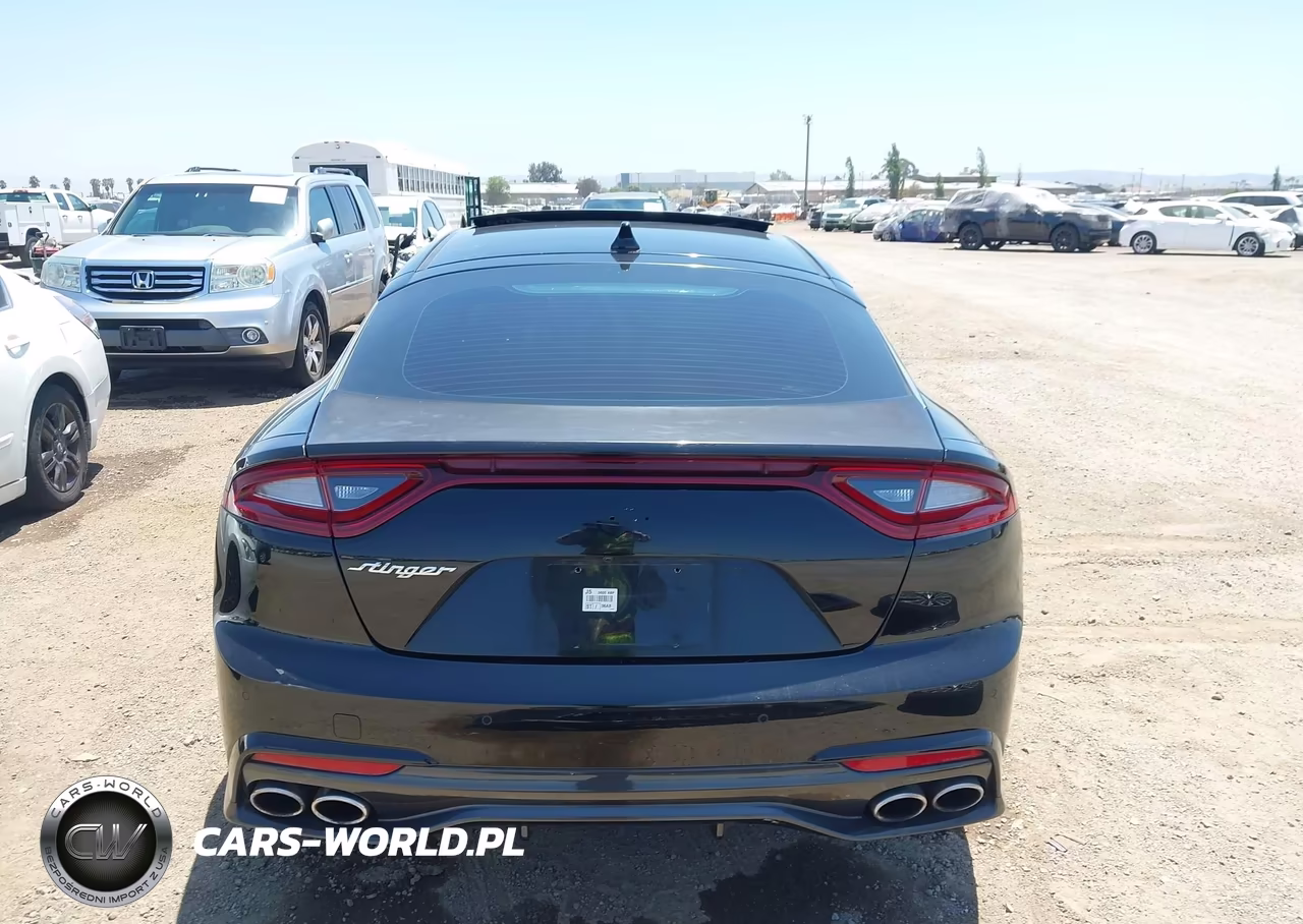 2018 Kia Stinger Premium VIN:KNAE25LA9J6033883 - 17