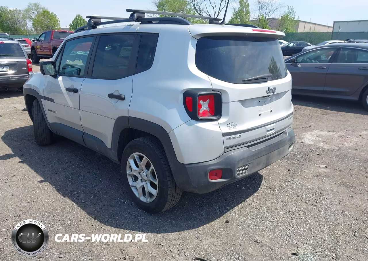 2018 Jeep Renegade Sport 4X4 VIN:ZACCJBAB4JPJ48845 - 3