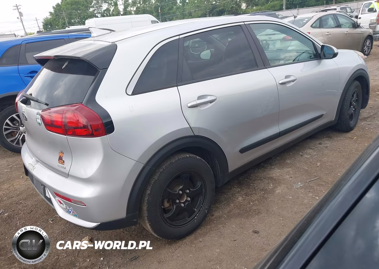 2017 Kia Niro Fe VIN:KNDCB3LC2H5048709 - 4