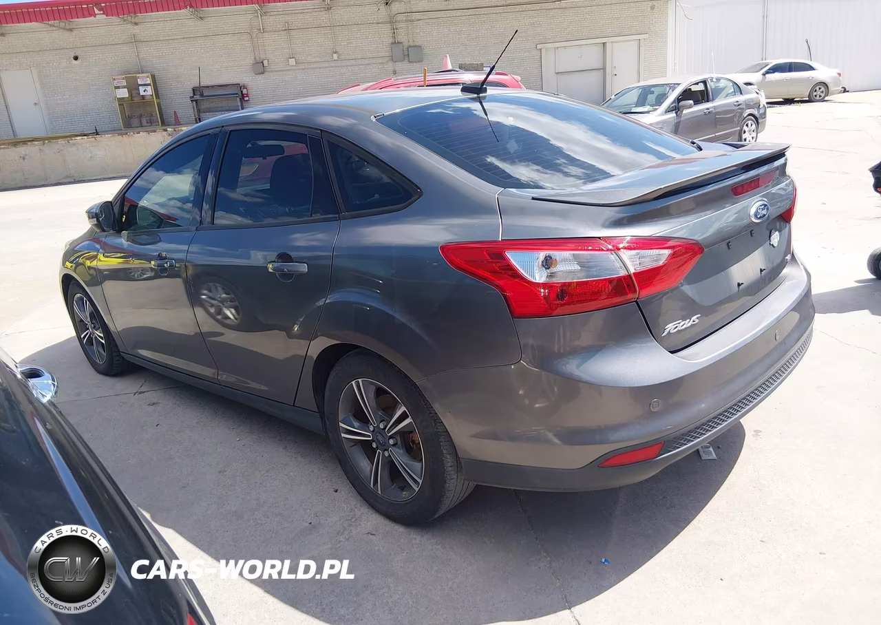 2014 Ford Focus Se VIN:1FADP3F25EL111114 - 3