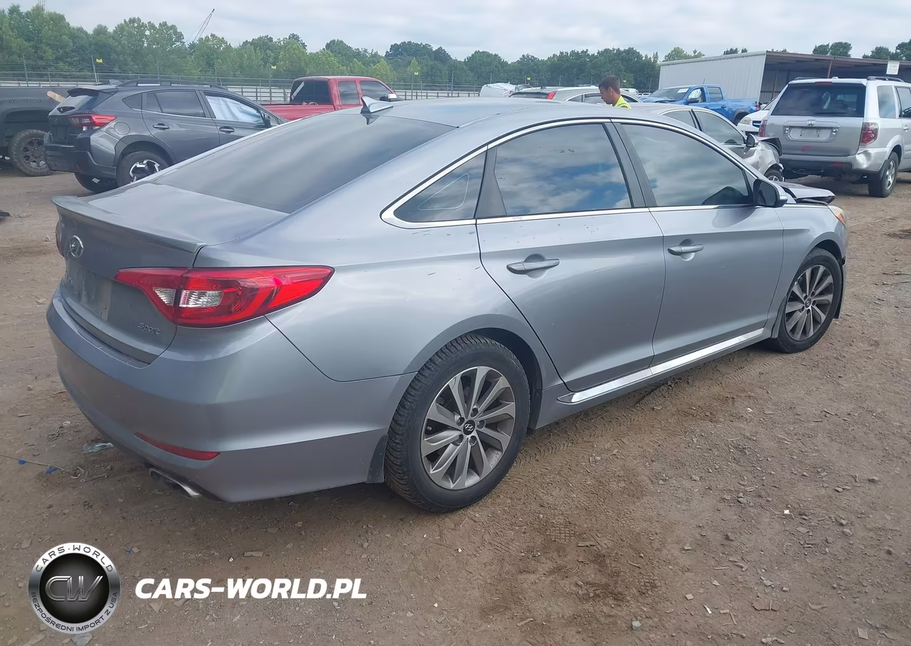 2015 Hyundai Sonata Sport VIN:5NPE34AF7FH246238 - 4